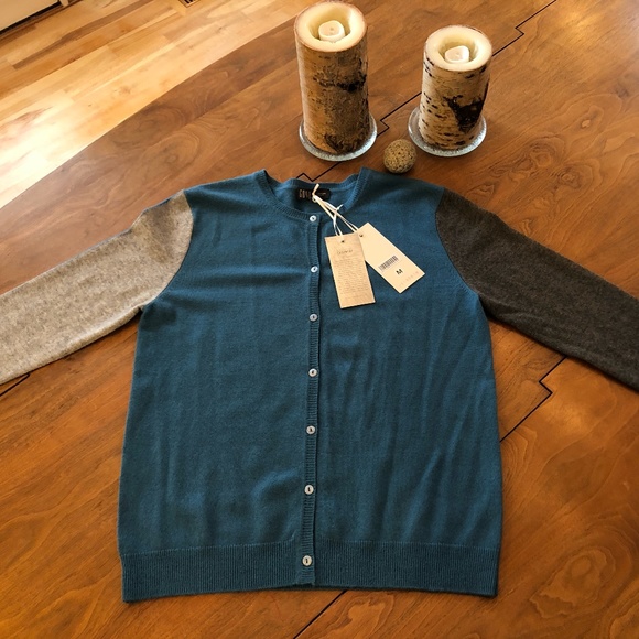 Mongolian Cashmere Color-block Cardigan Sweater - Medium - Picture 5 of 13